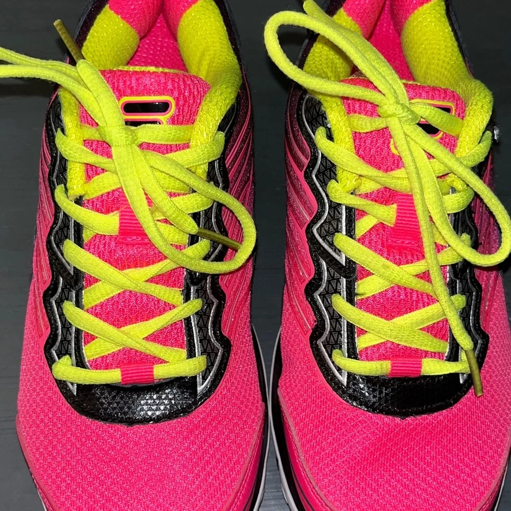 Fila Womens Running Shoes Size 4 Pink Black Tennis Shoes Sneakers NWOB